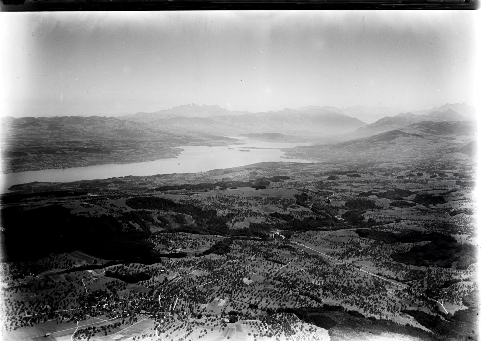 ETH-BIB-Zimmerberg, Zürichsee, Sihlbrugg, Oberer Zürichsee v. W. aus 1200 m-Inlandflüge-LBS MH01-005121