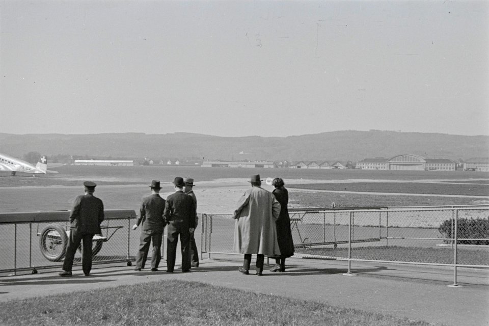ETH-BIB-Zuschauer am Flugplatz in Dübendorf-Inlandflüge-LBS MH05-31-07