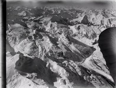 ETH-BIB-Zervreila (Vals), Güferhorn, Vernokhörner, Gotthardgebiet v. O. aus 4000 m-Inlandflüge-LBS MH01-001379