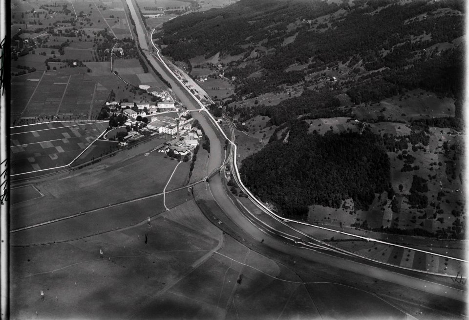 ETH-BIB-Ziegelbrücke v. S. O. aus 800 m-Inlandflüge-LBS MH01-002111