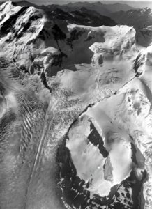 ETH-BIB-Zwillingsgletscher, Castor, Lyskamm v. N. aus 5000 m-Inlandflüge-LBS MH01-001014