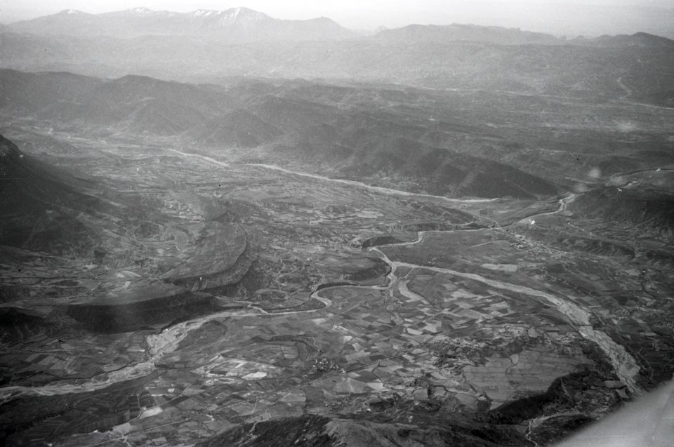 ETH-BIB-Zusammenflüsse Rio Gállego, Rio Aurín und Rio Basa bei der Stadt Sabiñánigo-Weitere-LBS MH02-41-0014