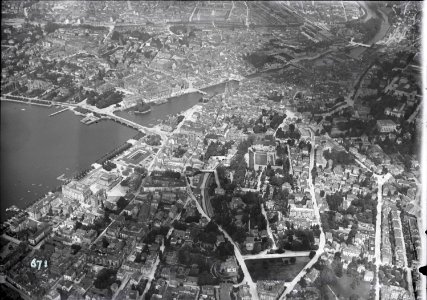 ETH-BIB-Zürich, Bellevue, Altstadt, Limmatquai aus 1200 m-Inlandflüge-LBS MH01-000671