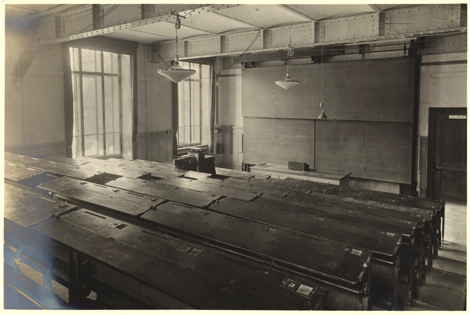 ETH-BIB-Zürich, ETH Zürich, altes Maschinenlaboratorium, Hörsaal-Ans 01195