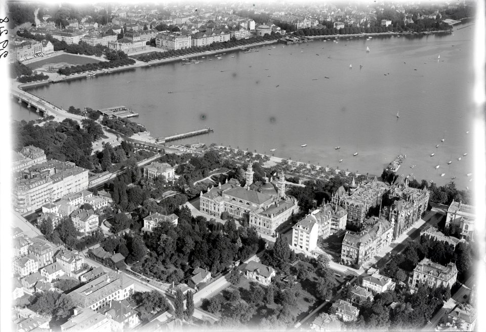ETH-BIB-Zürich, Alte Tonhalle, Bürkliplatz, Utoquai aus 200 m-Inlandflüge-LBS MH01-002928