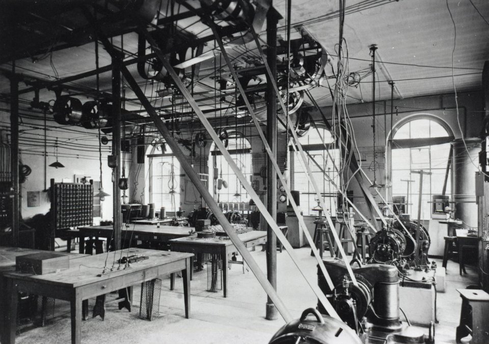 ETH-BIB-Zürich, ETH Zürich, Altes Maschinenlaboratorium, Maschinenraum-Ans 03849