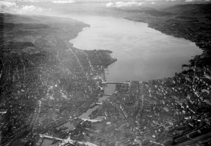 ETH-BIB-Zürich mit See aus 800 m-Inlandflüge-LBS MH01-004492