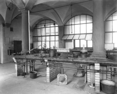 ETH-BIB-Zürich, ETH Zürich, Chemiegebäude (CAB), Destillierraum No 18b (Unteres Laboratorium)-Ans 00402-F