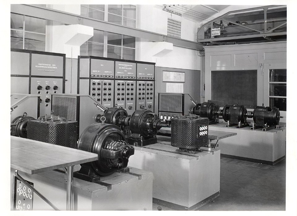 ETH-BIB-Zürich, ETH Zürich, Altes Physikgebäude, Nordhof, Umformer und Belastungswiderstände-Ans 02368
