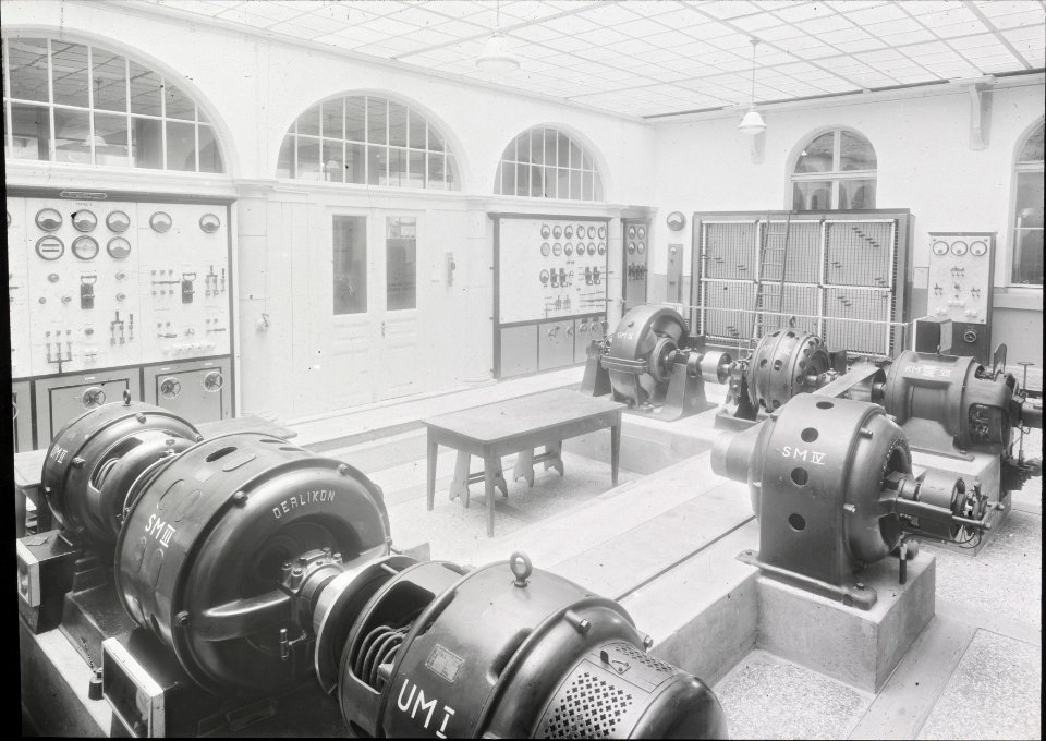ETH-BIB-Zürich, ETH Zürich, Altes Physikgebäude, Südhof, Maschinensaal des Institutes für Elektrotechnik (PH 26b)-Dia 260-027