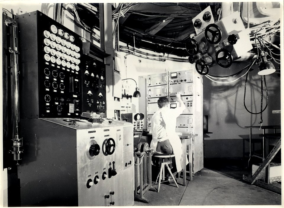 ETH-BIB-Zürich, ETH Zürich, Altes Physikgebäude, Zyklotrongebäude, Tensator-Ans 00855