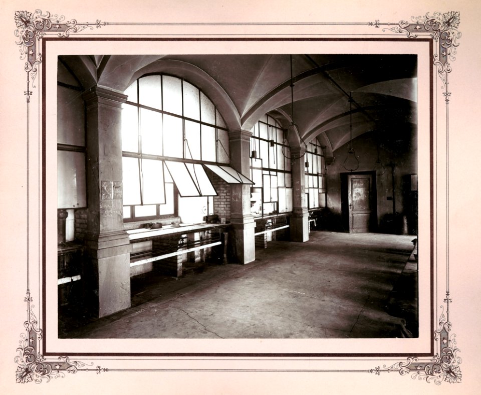 ETH-BIB-Zürich, ETH Zürich, Chemiegebäude (CAB), Destillierraum No 18b (Unteres Laboratorium)-Ans 00401-A-FL