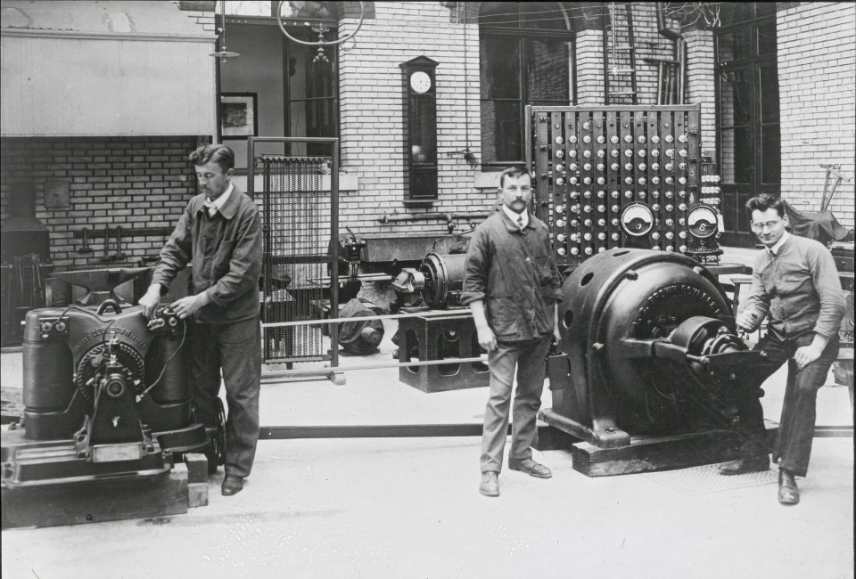ETH-BIB-Zürich, ETH Zürich, Altes Physikgebäude, Südhof, Maschinensaal des Institutes für Elektrotechnik (PH 26b)-Dia 260-022