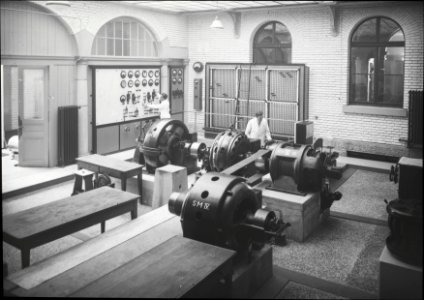 ETH-BIB-Zürich, ETH Zürich, Altes Physikgebäude, Südhof, Maschinensaal des Institutes für Elektrotechnik (PH 26b)-Dia 260-026