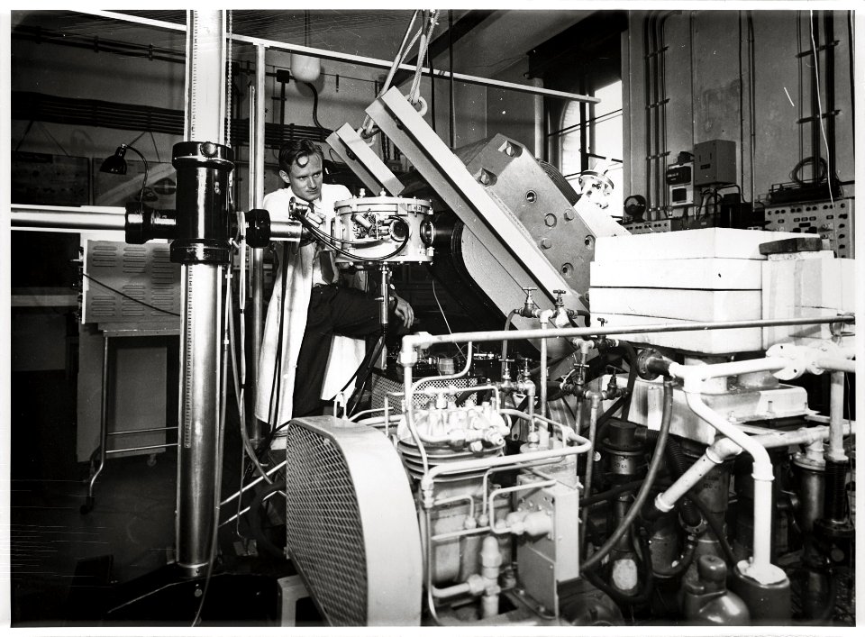 ETH-BIB-Zürich, ETH Zürich, Altes Physikgebäude, Zyklotrongebäude, Tensator-Ans 00848