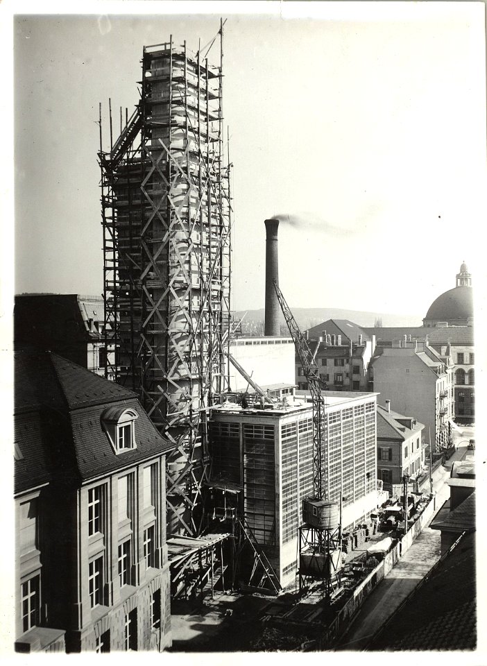 ETH-BIB-Zürich, ETH Zürich, Maschinenlaboratorium (ML), Fernheizkraftwerk (FHK), Hochkamin und Kesselhaus im Bau-Ans 00267