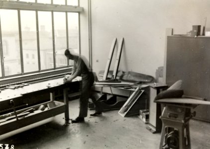 ETH-BIB-Zürich, ETH Zürich, Maschinenlaboratorium (ML), Institut für Aerodynamik, Schreinerwerkstatt-Ans 06436-08