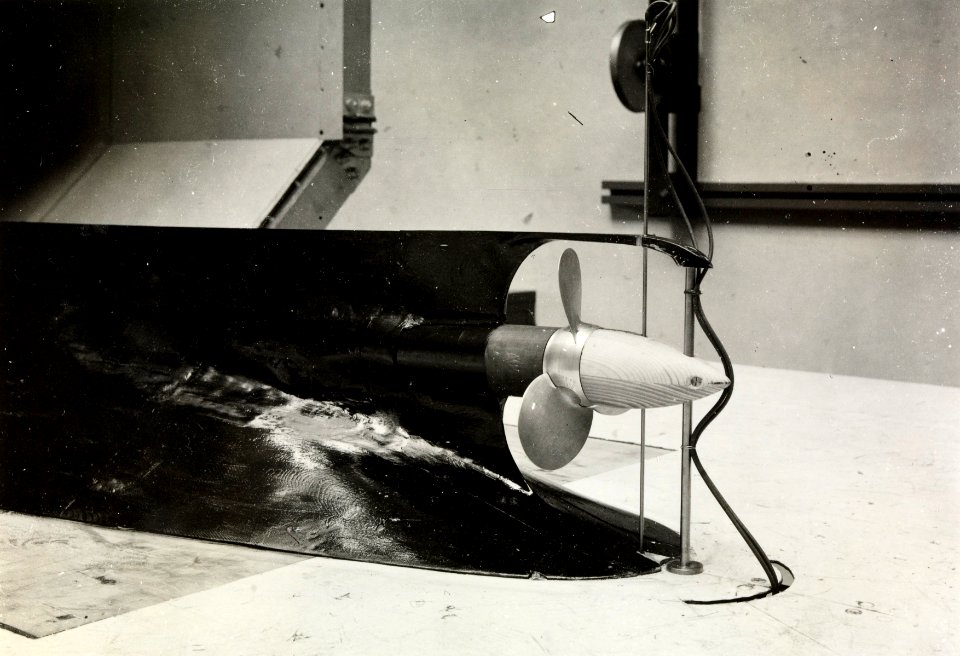 ETH-BIB-Zürich, ETH Zürich, Maschinenlaboratorium (ML), Institut für Aerodynamik, Untersuchungen am Modell einer Schiffsschraube-Ans 06436-03