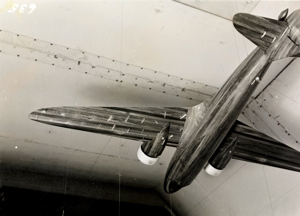 ETH-BIB-Zürich, ETH Zürich, Maschinenlaboratorium (ML), Institut für Aerodynamik, Windkanal, Zweimotoriges Verkehrsflugzeug-Ans 06437-01
