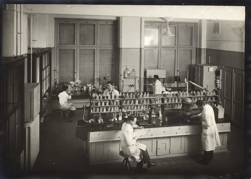 ETH-BIB-Zürich, ETH Zürich, Land- und Forstwirtschaftliches Institut, Westbau (LFW), Institut für Agrikulturchemie, Agrikulturchemisches Laboratorium-Ans 00457-A