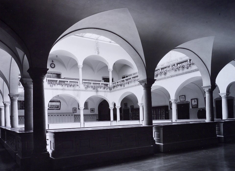 ETH-BIB-Zürich, ETH Zürich, Land- und Forstwirtschaftliches Institut, Westbau (LFW), Lichthof, 1. Stock-Ans 03015-003-FL