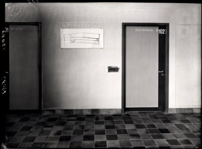 ETH-BIB-Zürich, ETH Zürich, Maschinenlaboratorium (ML), 1. Obergeschoss, Tür zu Raum 101 und zu Raum 102 (Zeichensaal B)-Ans 01421