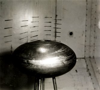 ETH-BIB-Zürich, ETH Zürich, Maschinenlaboratorium (ML), Institut für Aerodynamik, Strömung um einen neuartigen Regenmesser-Ans 06437-10