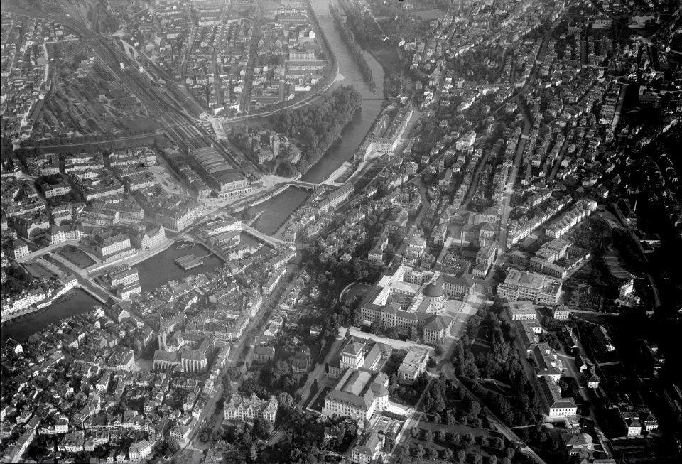 ETH-BIB-Zürich, ETH Zürich, Universität, Landesmuseum, Hauptbahnhof v. S. O. aus 500 m-Inlandflüge-LBS MH01-004674