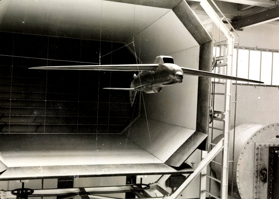 ETH-BIB-Zürich, ETH Zürich, Maschinenlaboratorium (ML), Institut für Aerodynamik, Windkanal, Flugzeugmodell C 36-Ans 06437-14
