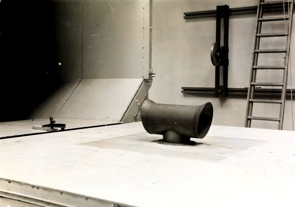 ETH-BIB-Zürich, ETH Zürich, Maschinenlaboratorium (ML), Institut für Aerodynamik, Windkanal, Modell einer Dach-Belüftung für Eisenbahnwaggon-Ans 06437-04