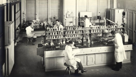 ETH-BIB-Zürich, ETH Zürich, Land- und Forstwirtschaftliches Institut, Westbau (LFW), Institut für Agrikulturchemie, Agrikulturchemisches Laboratorium-Ans 03581-FL