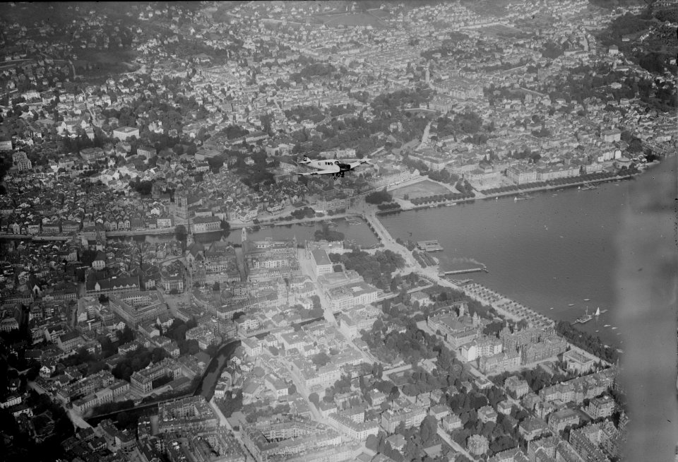 ETH-BIB-Zürich, Junkers über Zürich v. W. aus 500 m-Inlandflüge-LBS MH01-004604