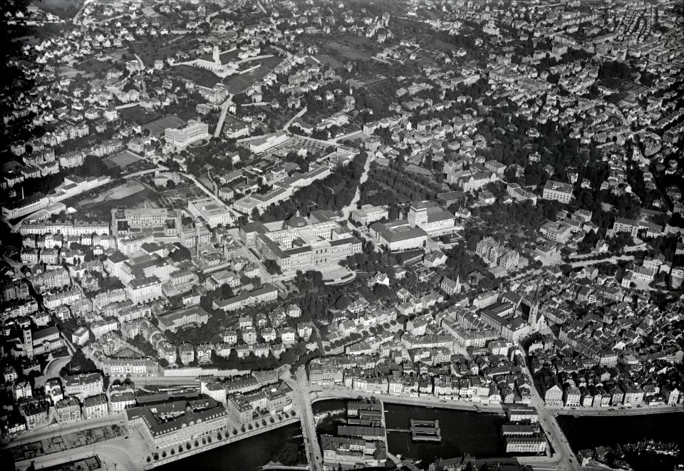 ETH-BIB-Zürich, ETH Zürich, Universität, Fluntern, Hottingen, Leonhardsplatz aus 500 m-Inlandflüge-LBS MH01-004179