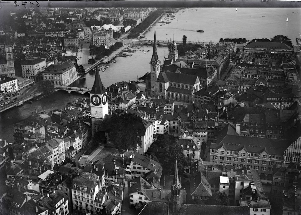 ETH-BIB-Zürich, St. Peter, Fraumünster, Bellevue v. N. W. aus 120 m-Inlandflüge-LBS MH01-006172
