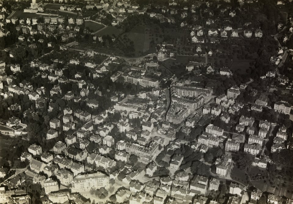 ETH-BIB-Zürich-Hottingen, Kinderspital aus 600 m-Inlandflüge-LBS MH01-004932