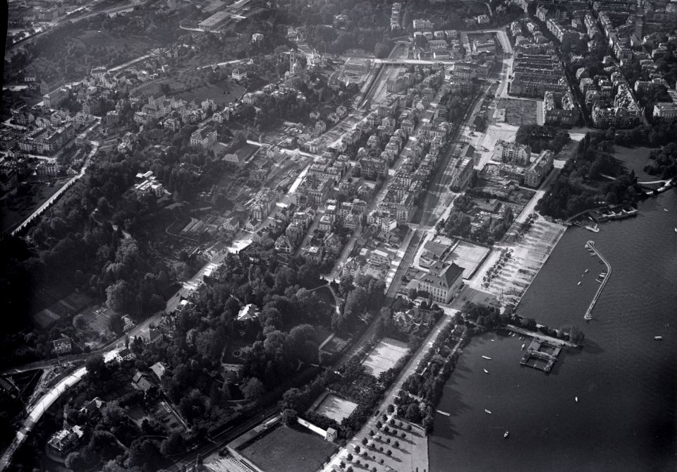 ETH-BIB-Zürich-Enge aus 400 m-Inlandflüge-LBS MH01-004208