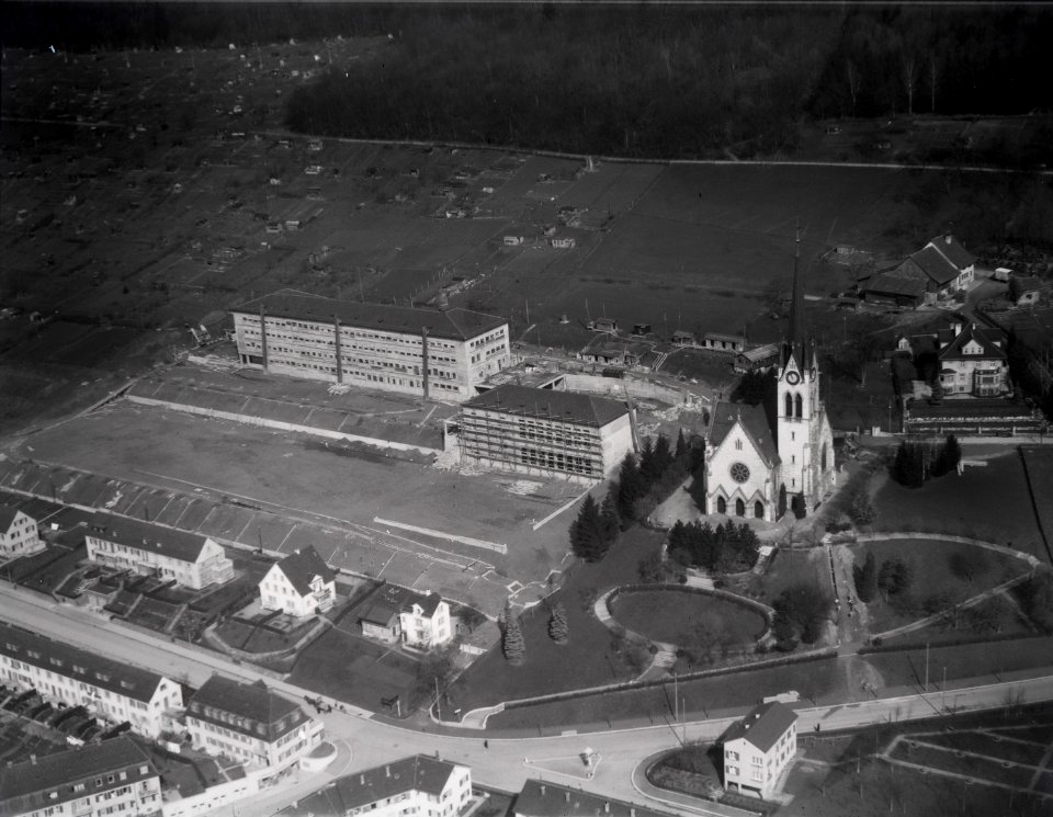 ETH-BIB-Zürich-Wipkingen, Kirche und Schulhaus Waidhalde-Inlandflüge-LBS MH03-1097