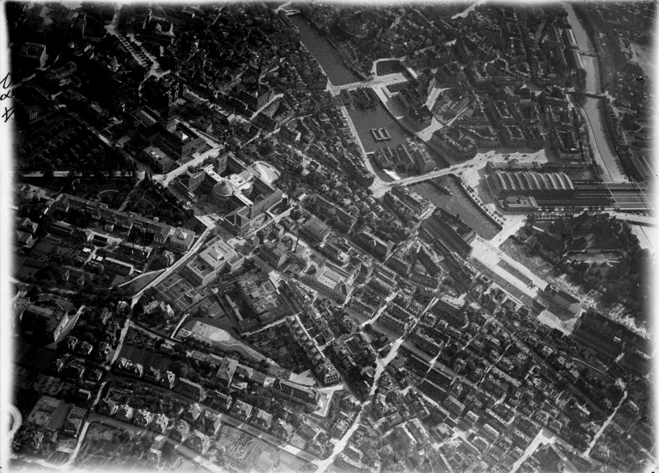 ETH-BIB-Zürich-Hochschulen, Hauptbahnhof aus 1000 m-Inlandflüge-LBS MH01-000489