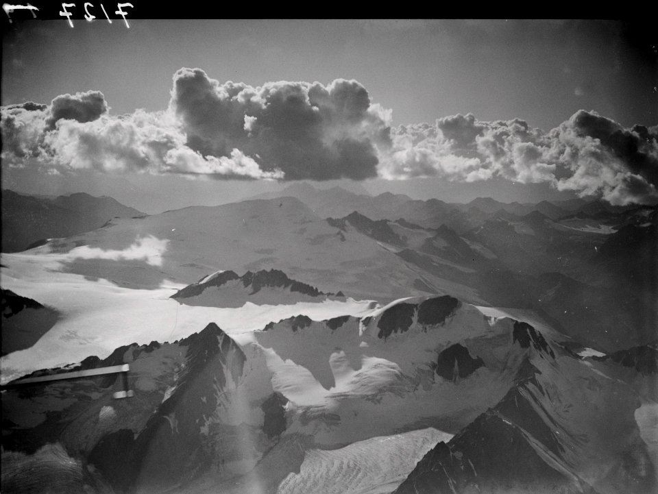 ETH-BIB-Ötztaler Alpen, Spur zum Brandenburger Haus-Inlandflüge-LBS MH01-007127