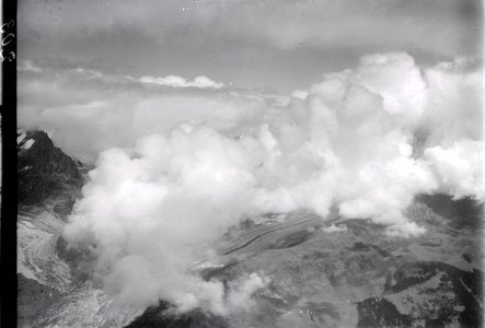 ETH-BIB-Über dem Aletschgletscher v. S. aus 3600 m-Inlandflüge-LBS MH01-000203