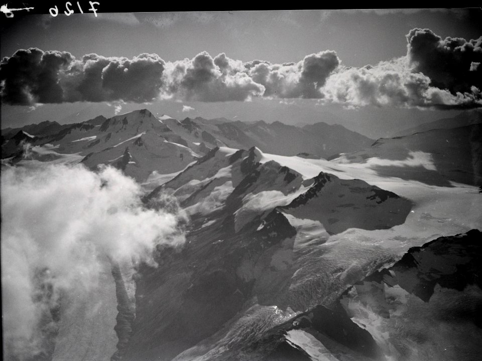 ETH-BIB-Ötztaler Alpen, Weisskugel mit Hintereisferner-Inlandflüge-LBS MH01-007126