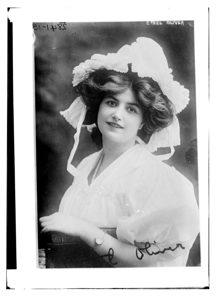 Ethel Oliver LCCN2014694350