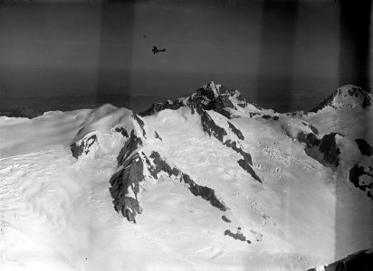 ETH-BIB-Äbene, Flue, Jungfrau, Mönch mit Flugzeug v. S. aus 5000 m-Inlandflüge-LBS MH01-001227