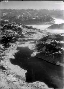 ETH-BIB-Ägerisee, Mythen, Fronalpstock, Urner Alpen, v. N. aus 2600 m-Inlandflüge-LBS MH01-000270