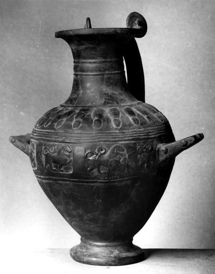Etruscan - Bucchero Hydria - Walters 48102 - Three Quarter