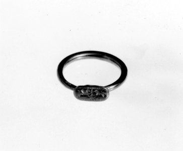 Etruscan - Gold Cartouche Ring - Walters 57427