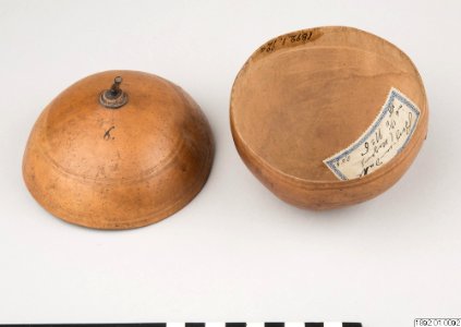 Etnografiska Museet - Kalebass med lock (1892.01.0092)