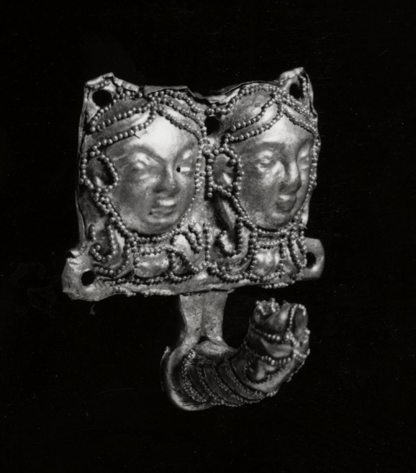 Etruscan - Plaque or Buckle with Two Faces - Walters 57489 - Three Quarter