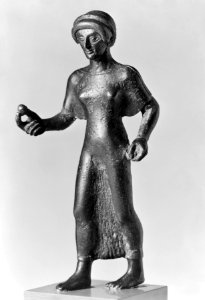 Etruscan - Woman Holding an Egg - Walters 5487