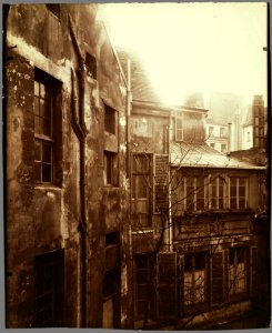 Eugène Atget, Cour de Rohan - Getty Museum